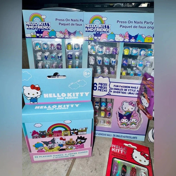 New Sanrio Hello Kitty and Friends Small Party Pack with Games And Activ… - Picture 2 of 5